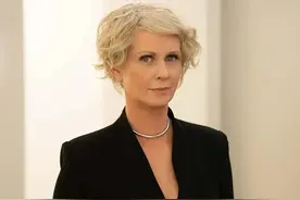 她那么美却一直没有结婚，独自领养两个孩子，选择了另一种活法图片