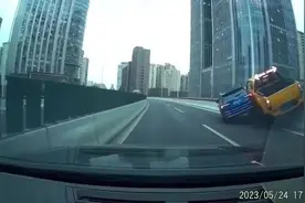 上海“高架斗气车”几乎撞飞！经查：黄色车辆上级单位城市运营集团分包公司，事发时集团没有派单出活图片