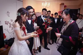 兄弟结婚我随礼1000，5年后我结婚，打开他的红包，我把他拉黑了图片