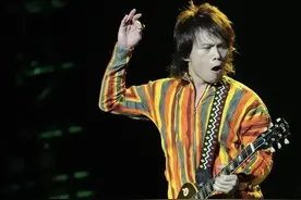 天王被爆演唱会一首歌只唱3句？！网友：是伍佰啊，那不奇怪了…图片