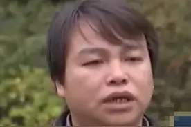 16年男子废品站捡到两本古书，被专家鉴定为国宝，有望救病危父亲图片