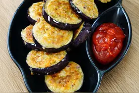 茄子不要再红烧吃，做成肉饼造型好看，不炒不炖，鲜美可口夹饼图片