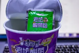 315中独善其身的白象，10年前也参与了酸菜大战 | 小巴看一周图片