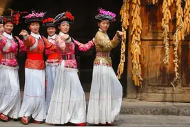 泸沽湖畔“女儿国”男不娶女不嫁“走婚”习俗生下孩子由舅舅抚养图片