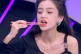 Angelababy（杨颖）假吃的真像图片