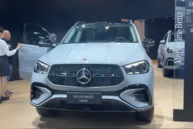 2025款奔驰GLE上市，别急着买宝马X5！降幅大增，几乎标配空悬图片