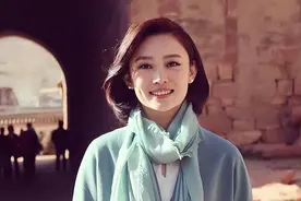 李七月：从哈尔滨走出的央视著名主持人，男友在雾中迷路了图片