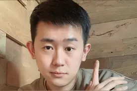 28岁西安小伙，美国硕士毕业后，回国当英语博主，年入百万图片