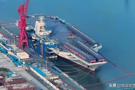 中国行我也行？法国骇然发现：别说电弹，连航母都不是全听自己的图片