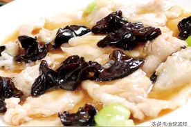 鲁菜经典之醋溜鱼片，荤素味美，鲜嫩解馋，老少皆宜的家常菜肴图片