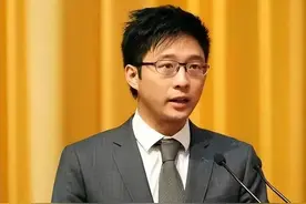 霍启山39周岁仍单身，入股赌王家族产业，直言大嫂郭晶晶是理想型图片