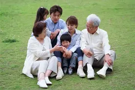 老了以后，不管过得如何，都不要和儿女说这四句话图片