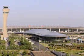 郑州机场有序运行！旅客在郑州机场乘机需查验“两码三证”图片