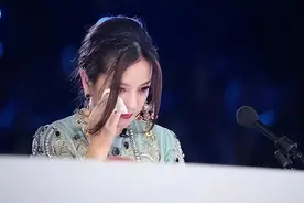 顶风作案！赵薇的恶行何止亲日辱华，如今的下场是咎由自取图片