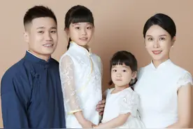 中国38岁奥运冠军晒全家福！结婚10年妻子变化大，网友盛赞贤内助图片