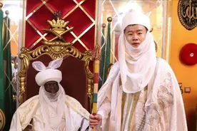 河南小伙两年前意外当非洲酋长，封地百亩老婆随便娶，现在已回国图片