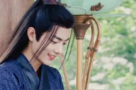 肖战调侃不愿意再和王一博合作，当他说出原因后网友表示很羡慕图片