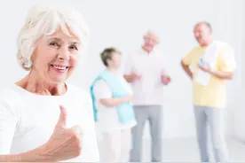 老年人高血压的标准是多少？心血管医生：降压标准不是140/90图片