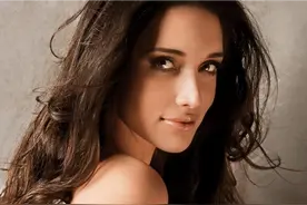 NBA七大球星美艳娇妻，个个身材火辣凹凸有致，科比的妻子只排第2图片