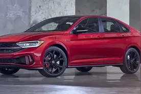 速腾美国版标配高级1.5T＋爱信8AT，我国只能用老旧干式双离合图片