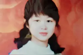 15岁女孩向母亲要了5元钱后失联至今，25年来，母亲看到牛奶就哭图片