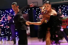 今天给大家介绍一下国际标准舞图片