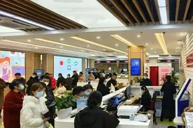 甜齁！充话费送老婆？看到他们，我又开始相信爱情！图片