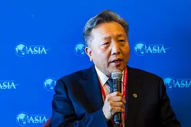 经济学家吴晓求吐槽高房价，一年40万也得40年，网友：真专家图片