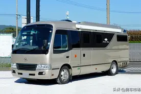 丰田考斯特长轴版房车，4.0升柴油动力，两床5卧，内部配置如酒店图片