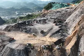 “移山天团”展雄风，中联重科挖掘机高效助建渝昆高铁图片