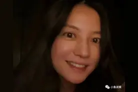 47岁赵薇空降粉丝群，用语音透露现状，容颜消瘦气质变，星味全无图片