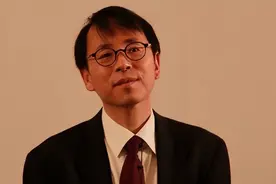谢国忠：房地产的核心问题是供大于求，靠接力贷、刺激加杠杆图片
