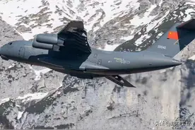 运20再度飞入欧洲腹地！图片