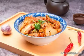 二月二龙抬头，老人说：“3菜不上桌，好运不进门”，3菜指的是啥图片