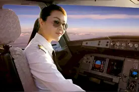 24岁跟飞，28岁成为国航第一位女机长，女学霸王峥如何冲上云霄？图片