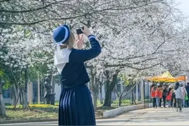 惊艳！湖北一高校曝光“最美校花”，堪称神仙颜值，高清大图超养眼！图片