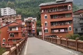 贵州遵义赤水市与四川交界的小乡镇，民间赶场很有民间韵味图片