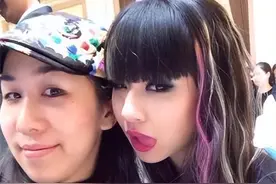 有种“整容”叫长大，8年前一转成名的小彩旗，如今像换个人图片