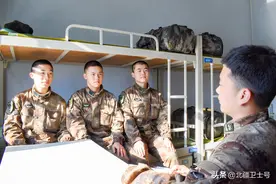 知兵在心坎上 爱兵到冷暖处图片