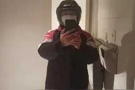 "我在临沂城送外卖”，山东一高校老师体验当外卖员，月送2000单，挣7000多元图片