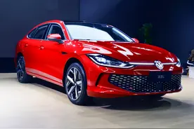 魔性笑脸+无边框车门+掀背式尾门，实拍上汽大众凌渡图片