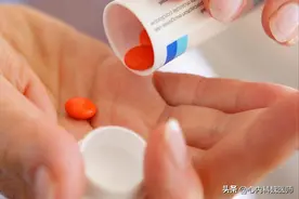 盐酸氨溴索临床常用于治疗肺炎、慢性支气管炎，科学服用注意3点图片