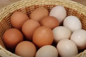 激素鸡蛋危害大，教你选购技巧，一眼就能辨别激素鸡蛋，涨知识了图片
