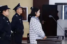 官场25岁小蝇贪，贪污财产尽数用来赌博，最终东窗事发，锒铛入狱图片