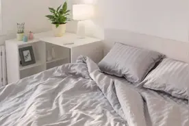 丢掉旧床单被罩等于在扔钱！50岁老裁缝教你这样做，家人抢着用图片