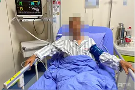 广西南宁：男子被2米长毒蛇咬伤 两个正确举动救了他一命图片