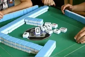 打麻将这样的习惯无非就是去当炮灰的图片