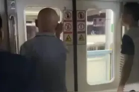 重庆轨道运营公开致歉，砸玻璃大叔被称无罪！图片