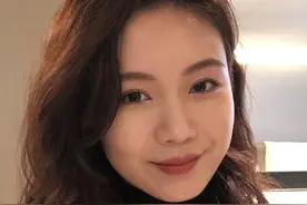 40岁女人化妆要讲究点，这几个妆容“思路”，减龄又有质感图片