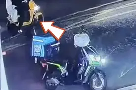 情侣尾随外卖员偷外卖后续！几十骑手集结深夜抓人，警方介入图片